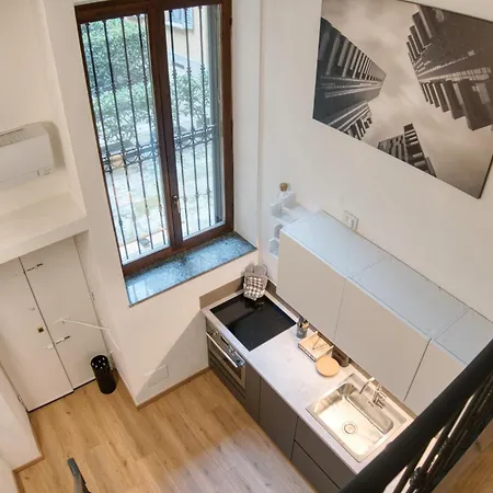 Chich And Modern Mini-loft Navigli アパート ミラノ